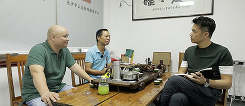 親身拄杖體會 用心巧妙設計 黃志達為拐杖記者打造舒適的無障礙之家